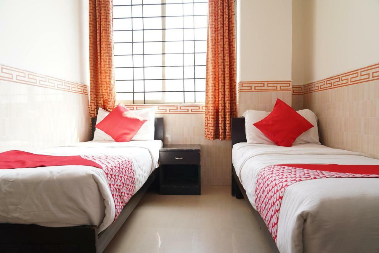 Oyo 41938 Tibet Hotel Bangalore